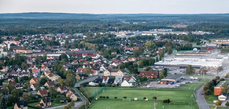 Flygbild över hus i Tidaholm